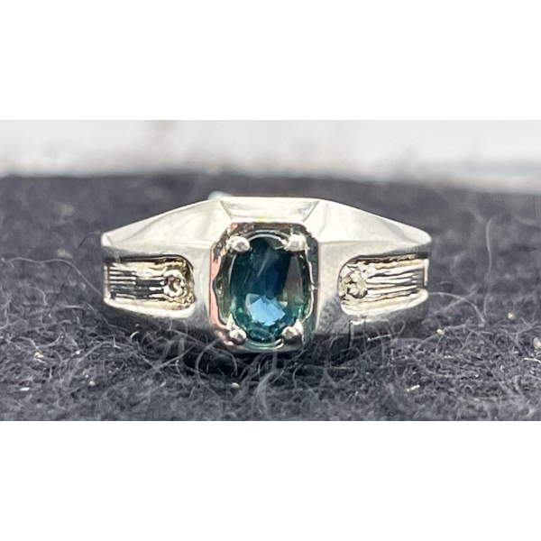 Sapphire, 10K Gold and Diamond Ring (total weight 4.1g)