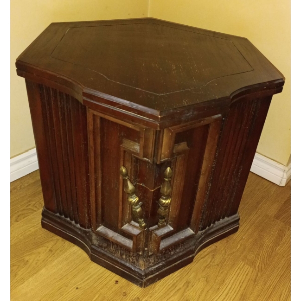 Wooden Side Table - 23W, 23D, 20T 
