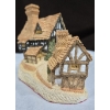Image 3 : Hand Carved 'Stratford House' By David Winter