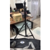 Image 1 : Adjustable Tripod Stand with Carrying Case