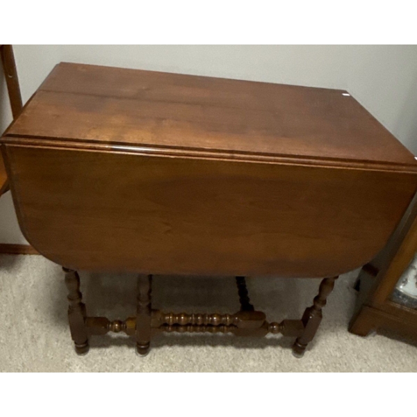 Vintage Wooden Extendable Table, 36D, 30T 