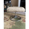 Image 3 : Chairworks Modern Chrome And Cream Leather Chair With Footrest 