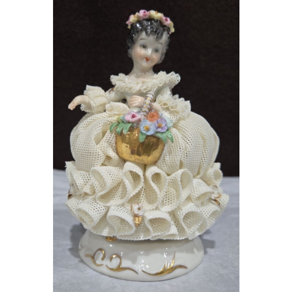 MZ Dresden Porcelain 'Dorothea' Figurine , White Dream Collection 