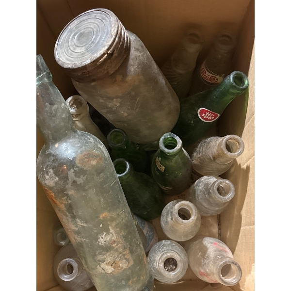 lots of vintage bottles researched all with original dirt
Looks to be mostly soda bottles