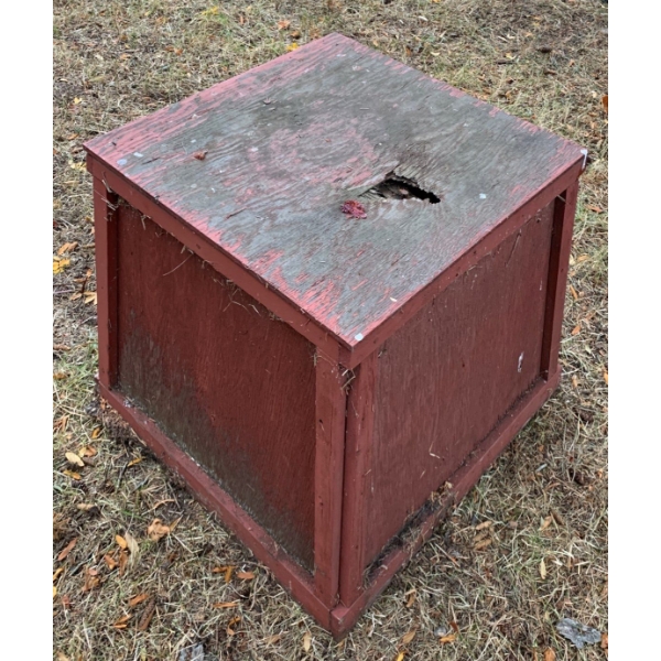 Wooden Pedestal (Hole on Top) 