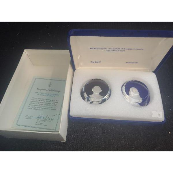 Franklin Mint- Baccarat Cameo in Crystal Paperweights: King Louis XVI and Benjamin Franklin