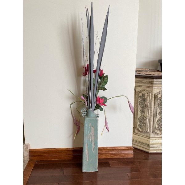 Pottery Vase With Silk Flowers 38T