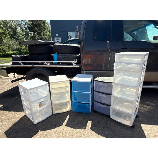  Storage bins