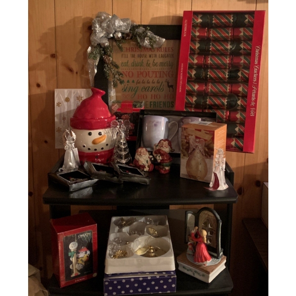 Seasonal Decorations & Ornaments