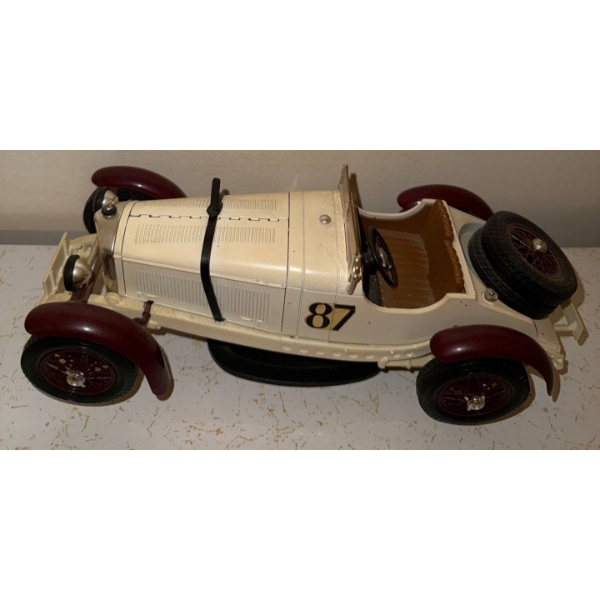 Die Cast Mercedes-Benz SSKL Race Car 1:18 Model Special Collection