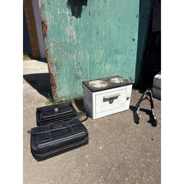 Mini stove, briefcases, easel