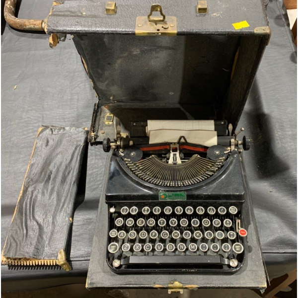 Antique Lion Typewriter in case