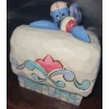 Image 3 : Eeyore "Fun in the Snow" Showcase Collection Figurine