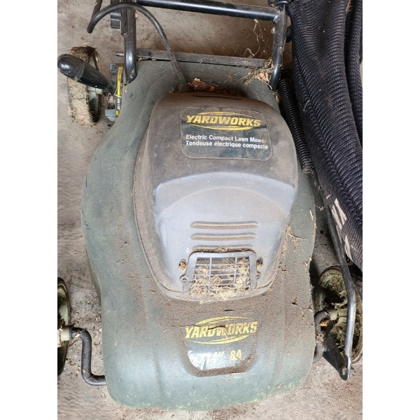 Yardworks Compact Electric Lawn Mower w/ Bag Model 60-1750-4