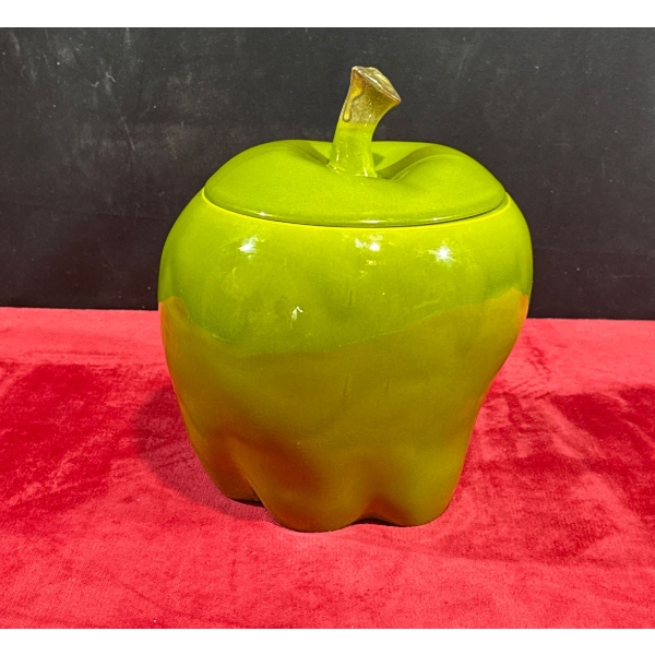 Large 1950s Green Apple Cookie Jar made by Doranne of California J 111