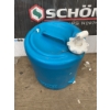 Image 5 : 6 Plastic Gasoline and Water Storage Containers
