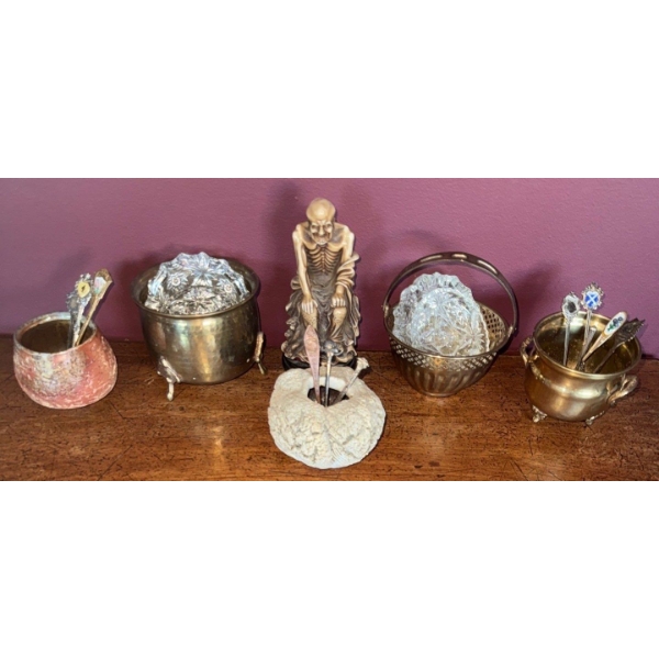 Brass & Copper Cauldrens w/ Damo The Founder Of Zen Buddhism Figurine 8"Tall