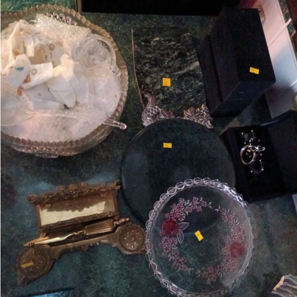 Set of Homeware - Napkin Holders, Trays, and More! 