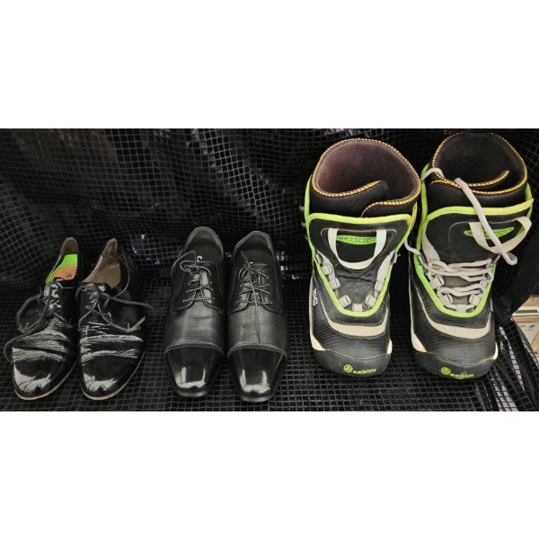 Size 8 Snowboarding Boots, Formal Shoes, and Accessories