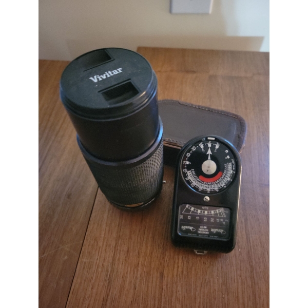 VIVITAR No.42095518 55mm 1:4.5 Lens w/ Weston Master Universal Exposure Meter