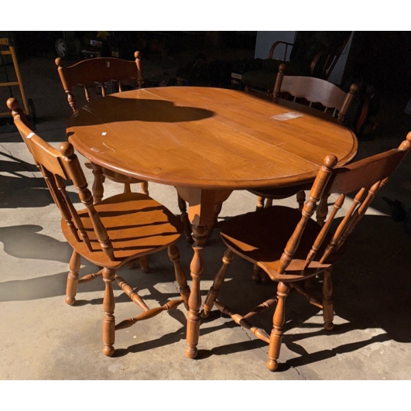 Wood table and chairs  43"diameter