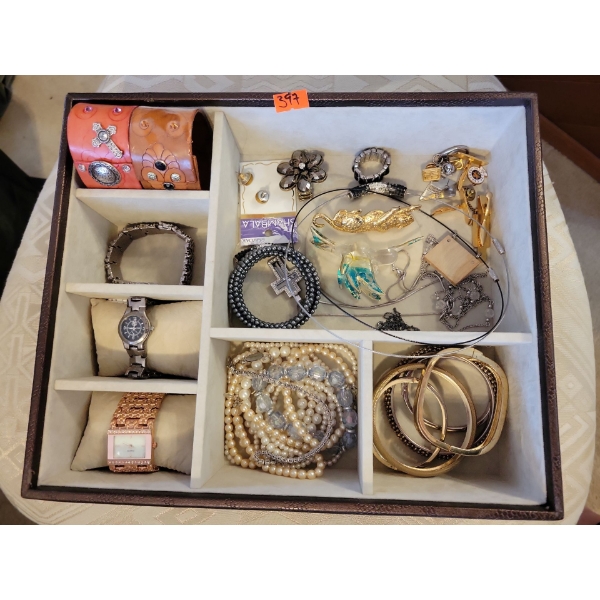 Costume Jewelry 20+ Pieces