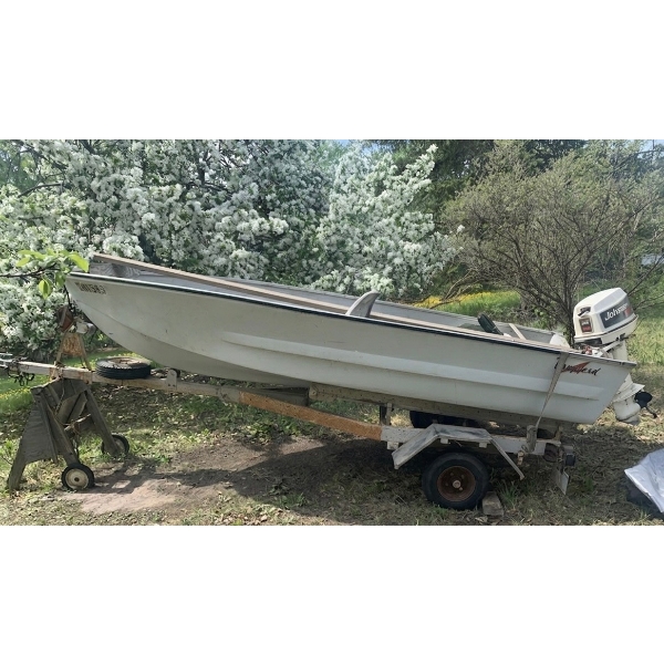 14 foot Vanguard Fishing Boat with 1994 Johnson 20 HP Outboard Motor and Trailer