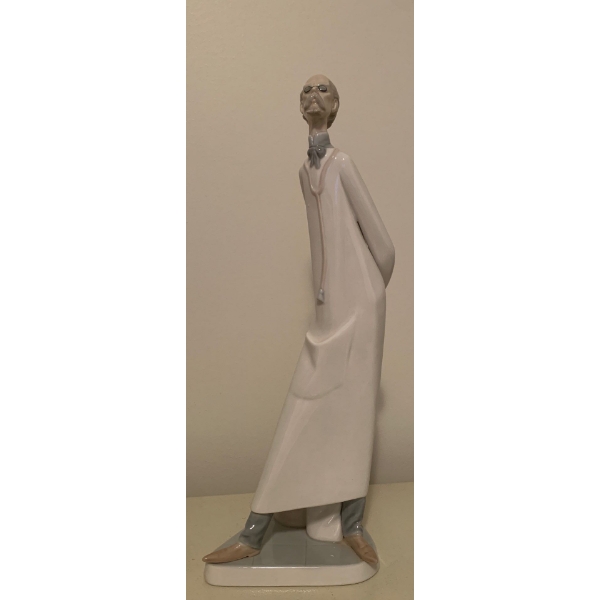 LLADRO  Porcelain 'Medico' Figure - 14T 