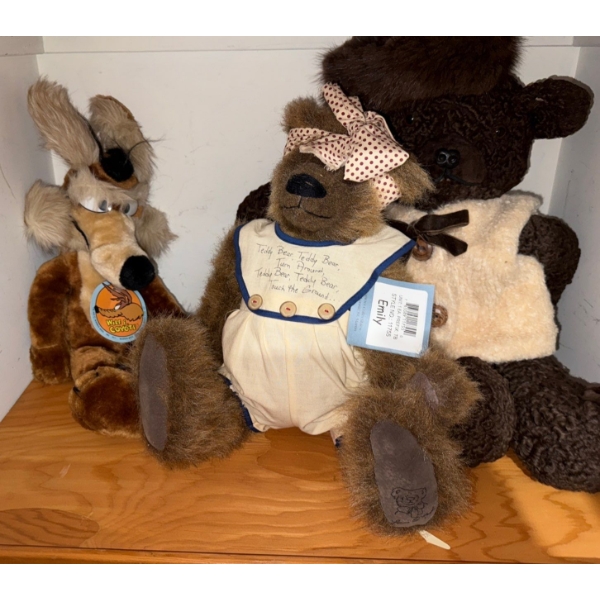Lonnie St. Martin's Character Collectible Art Bear Taz & More 13T