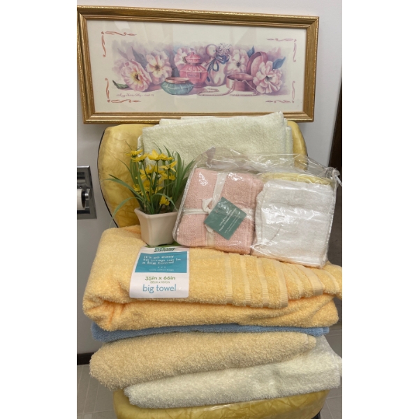 New Towel Collection w/ Decorative Picture & Florals 22x8
