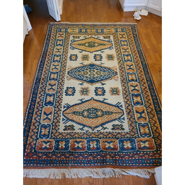 Gorgeous Rug  Made in Turkey , Wool  2.28x56:356