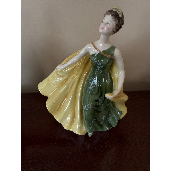 Royal Doulton 'Alexandra' Bone China Figurine - Beck Auctions Inc. Royal Doulton 'Alexandra' Bone China Figurine - Beck Auctions Inc.