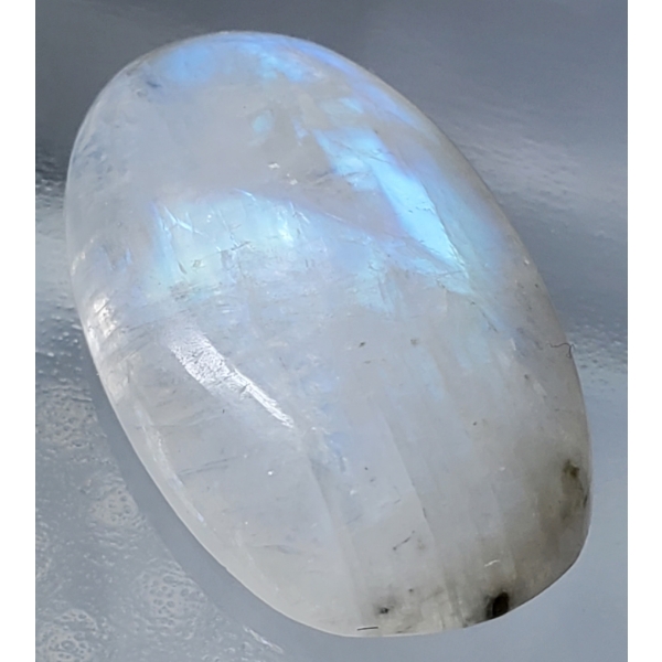 Moonstone (14.8 ct, 22×12.5×5.5 mm)
