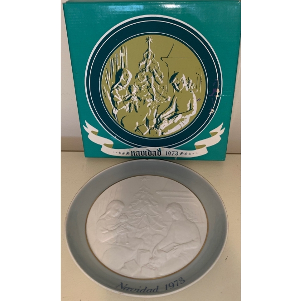 LLADRO Navidad 1973 Porcelain Plate - 8W