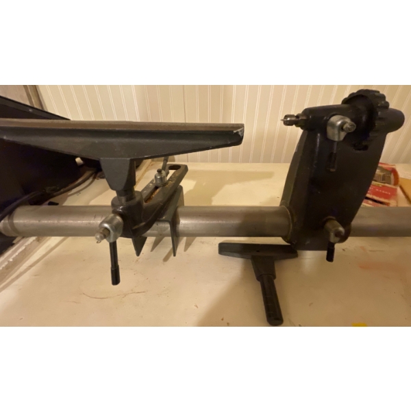 Craftsman 12" Wood Lathe w/ Assorted Wood Working Project Pallets 