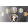 Image 5 : Royal Canadian Mint 2003 Sterling Silver Special Edition Coronation Set