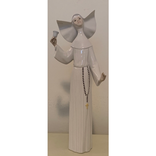 LLADRO Porcelain Sister Nun Ringing A Bell 12T