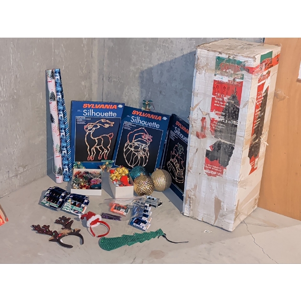 LED Outdoor Xmas Silhouette Lights Double Sided Gift Wrap 7 Foot Tall Holiday Tree 