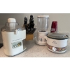 Image 1 : Sanyo Juice Extractor, Sun beam Blender, Rival Crock-Pot, Red Thermos & Pandero Knife Block 