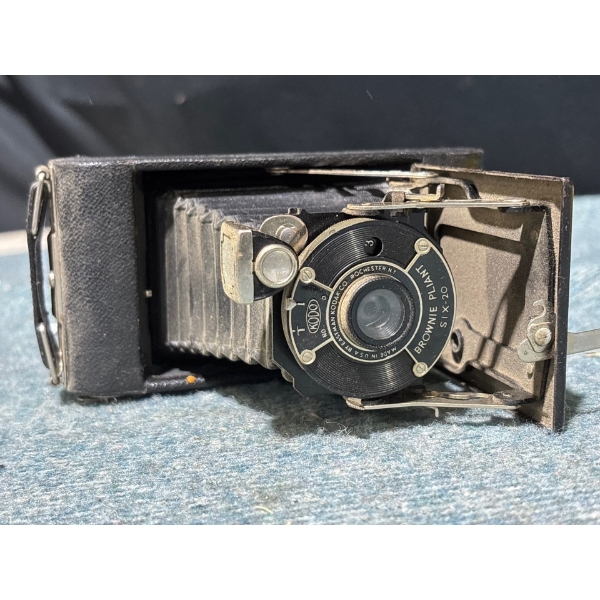 Kodak Brownie Pliant Six-20 Folding Camera