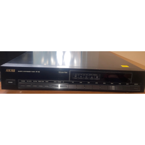 AKAI Quartz Synthesizer Tuner AT-52