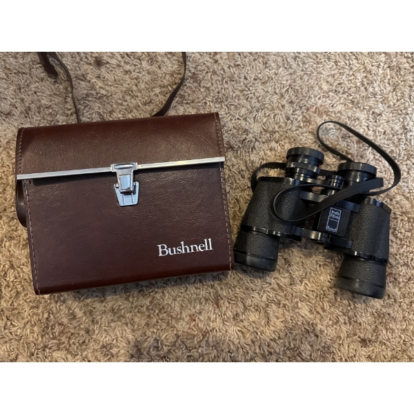 Bushnell Instafocus 8x40 Binoculars w/ Case 