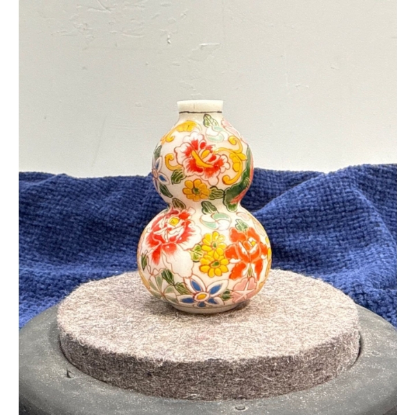 Hand Painted Floral Porcelain Snuff Bottle 2.5H