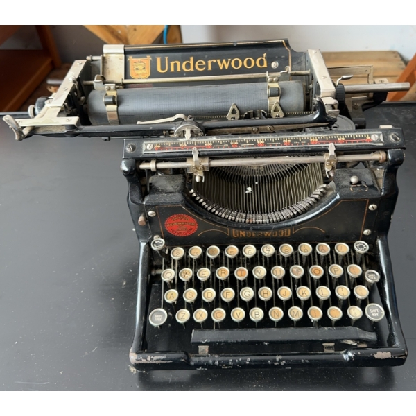 Underwood Typewriter Company Manual Typewriter