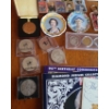 Image 6 : English Monarchy and British Collectibles Including: Mugs, Books, Coins and More!