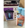 Image 1 : Flowtron BK40A Electronic Insect Killer and Lumogaz C200 Lantern with Two Canisters
