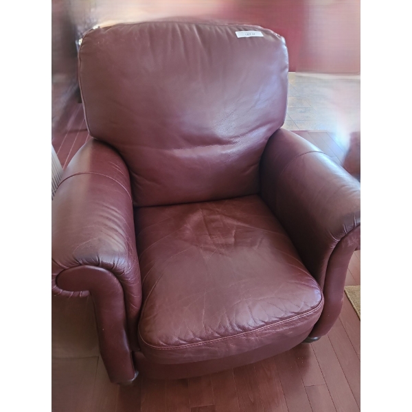Natuzzi Brown Leather Club Chair 38 w 42 h