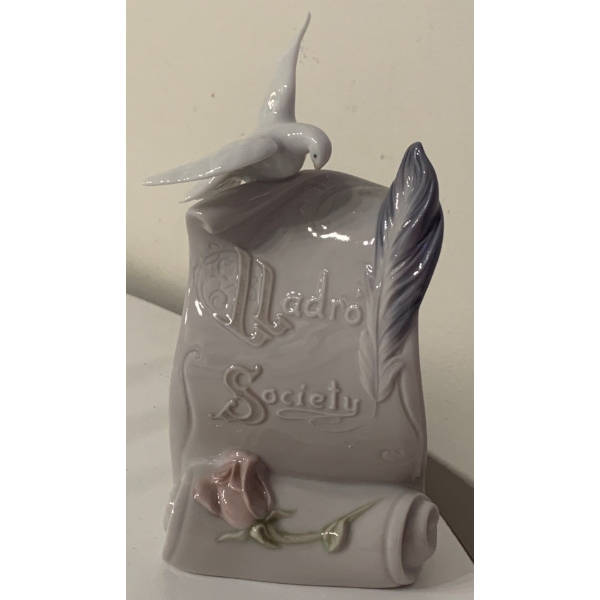 LLADRO Porcelain LLADRO Society Sign - 7T 