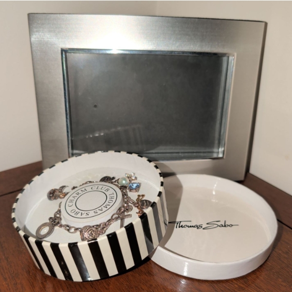 Thomas Sabo Luxury Ladies Charm Bracelet In Box w/ New Photo Frame 5x7