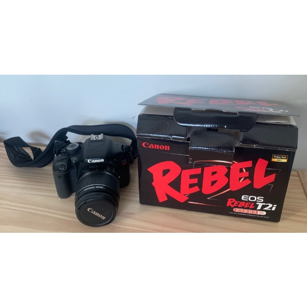 Canon EOS Rebel T2I w/ Box & Original Accessories 